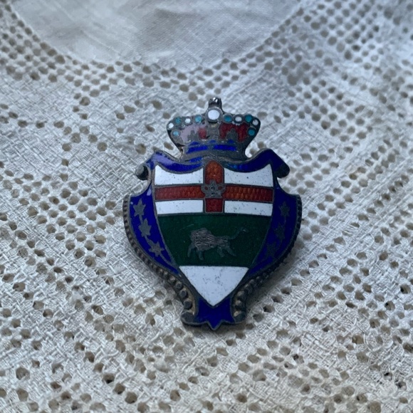 Antique 1901 Sterling Silver & Enamel Shield Pin Armed Forces Red Cross Lion - Picture 6 of 7